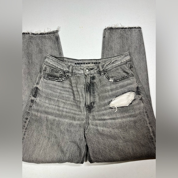 American Eagle Distressed Gray Wash Mom Jean Women’s Size 8 - Picture 1 of 11